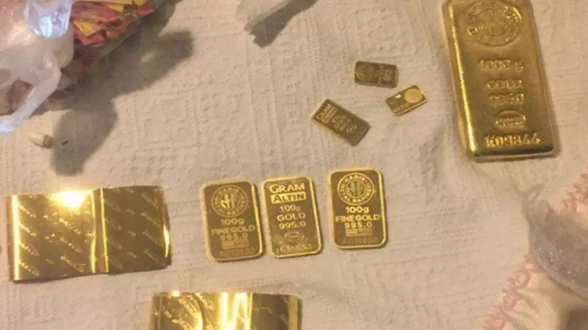 ‘Diplomatım’ diyen şüphelinin üzerinden 70 kilo altın çıktı