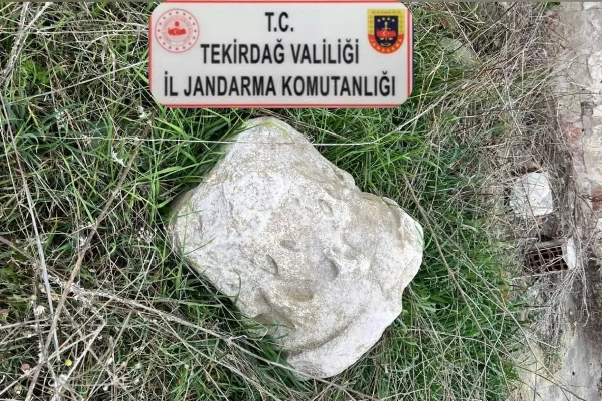Tekirdağ’da Roma Dönemine Ait Antik Sütun Başlığı Bulundu