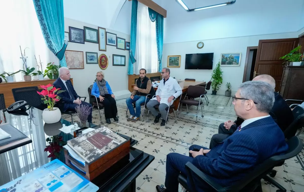 Vali Davut Gül, Edip Akbayram’ı Hastanede Ziyaret Etti